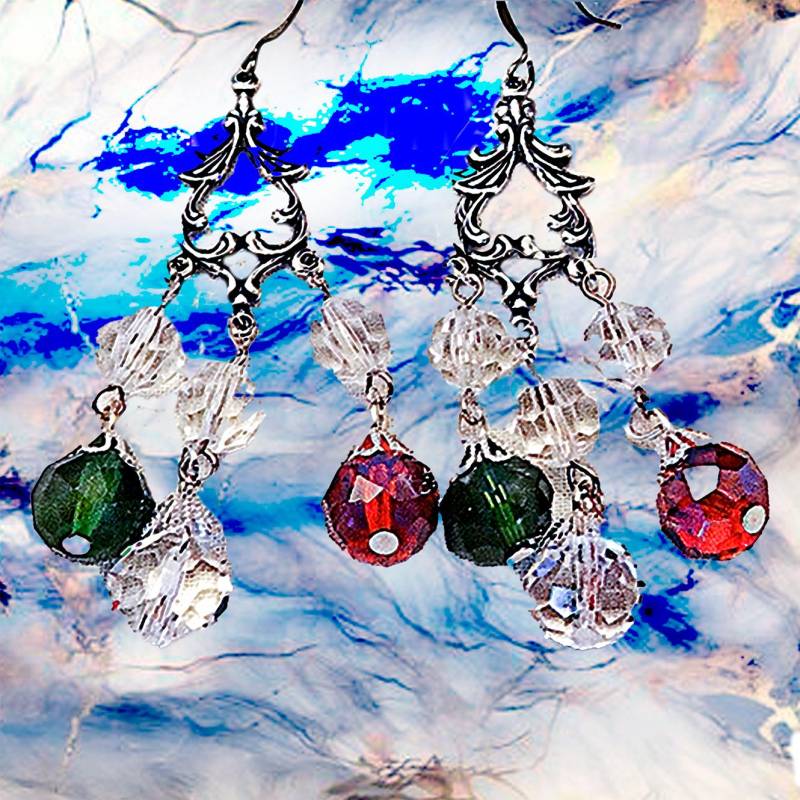 Weihnachtliche Kristallohrringe Rot, Grün, Klare Kristalle von EarringsBraceletsEtc