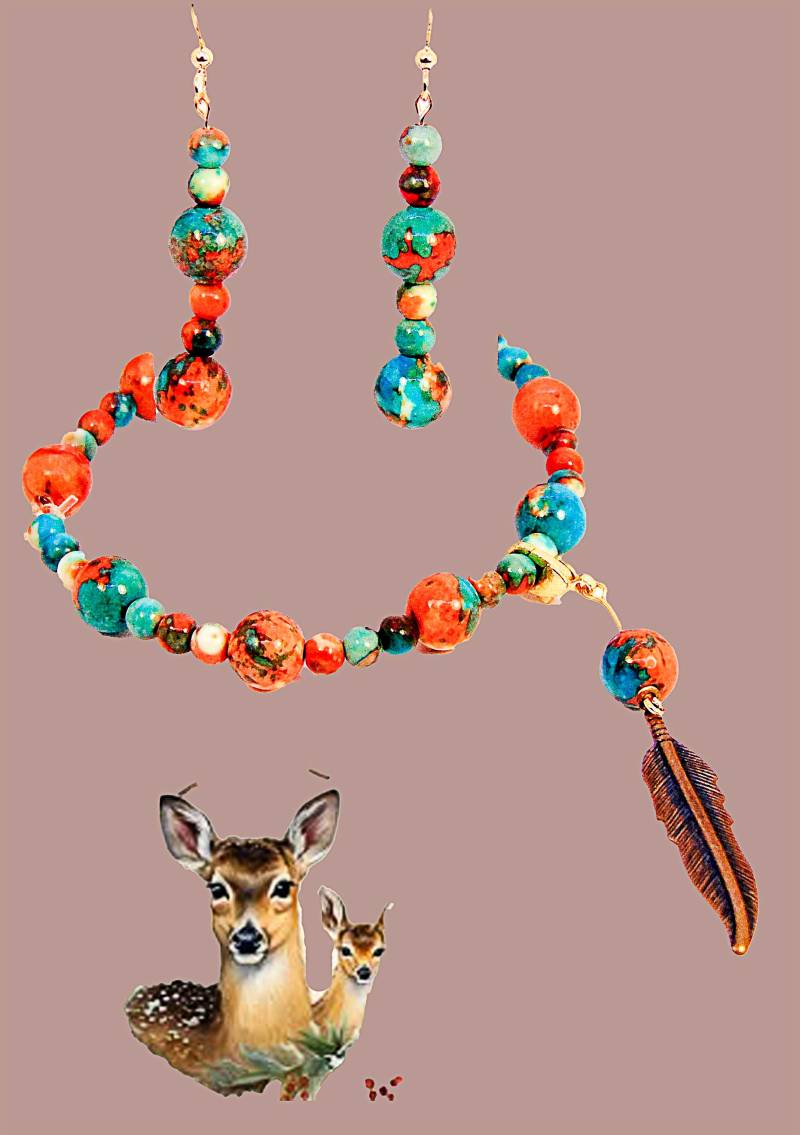 Wüstenfarben Perlen-Ohrringe Feder-Anhänger von EarringsBraceletsEtc