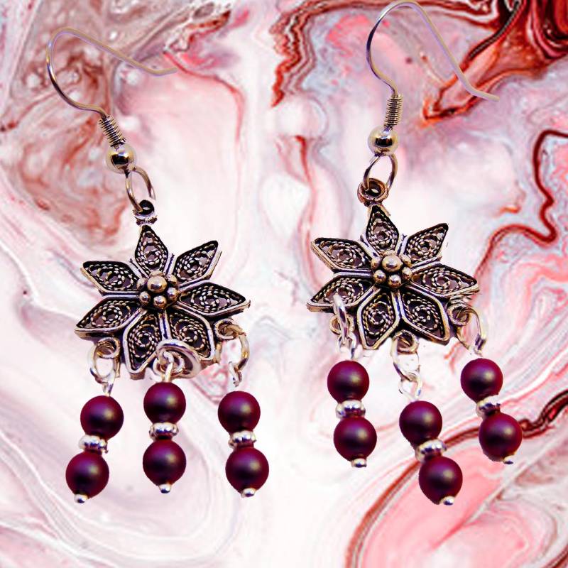 Blumen Ohrringe Swarovski Irisierende Rote Kristallperlen von EarringsBraceletsEtc