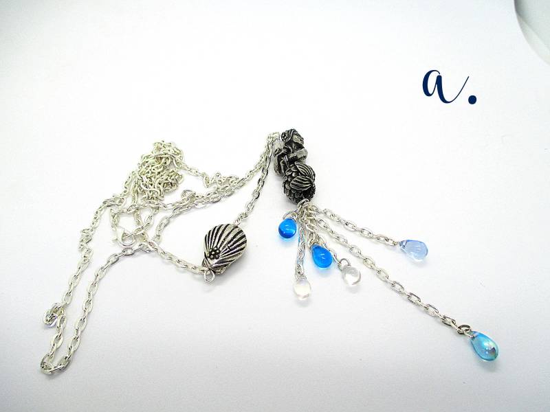 Lange Halskette Mit Meerjungfrau. Meerjungfrau Partenope. Silber, Klar Und Blau. Neapel. Mythologie. Meer-Tropfen. Ulysses. Cluster Von Glastropfen Lange Halskette Mit Meerjungfrau. Meerjungfrau Partenope. Silber, Klar Und Blau. Neapel. Mythologie. Meer-Tropfen. Ulysses. Cluster Von Glastropfen von EarringsandJoy