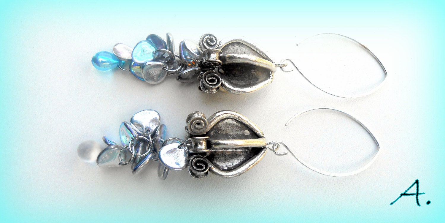Ohrringe-Quallen-Glas Und Reinem Silber. Baumeln Sie Ohrringe Blau-Violett-Cluster. Karen Hill Tribe Silber Ohrringe. Ohrringe-Meer von EarringsandJoy