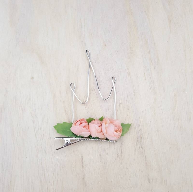 Rosa Rosebud Draht Krone Haarspange Rosa Rosebud Draht Krone Haarspange von Ears2YouByJenn