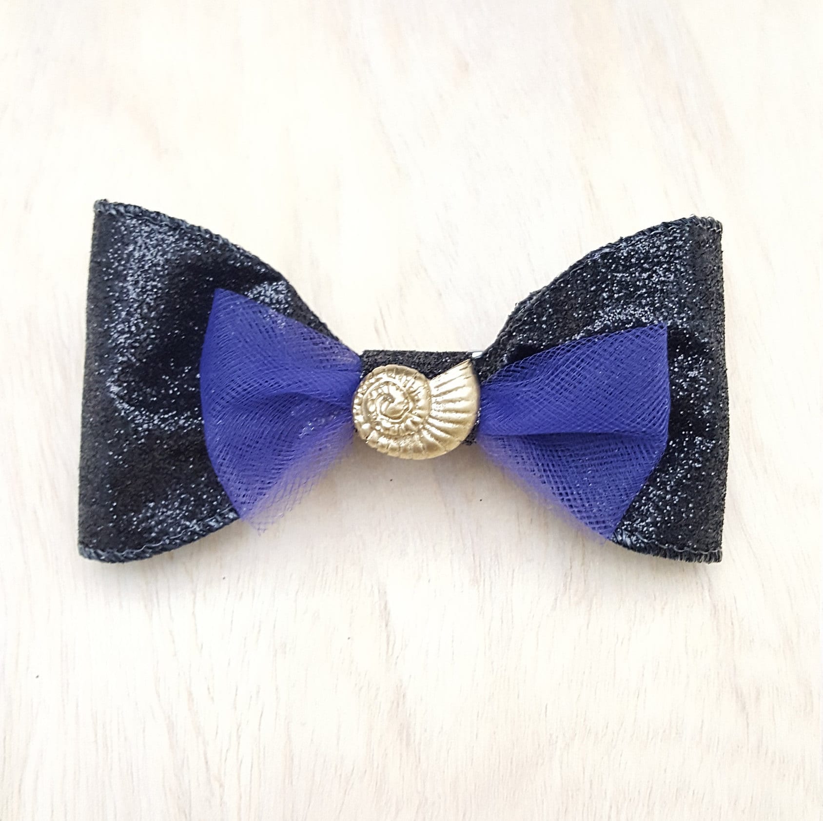 Ursula Inspiriert Haarspange Schleife Ursula Inspiriert Haarspange Schleife von Ears2YouByJenn