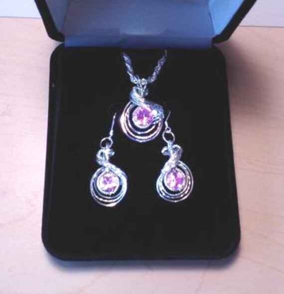 Personalisieren Sie Ihre Geburtsstein Damen Anhänger Ohrringe Set Draht Gewickelt Schmuck Handarbeit in Silber Versandkostenfrei Personalisieren Sie Ihre Geburtsstein Damen Anhänger Ohrringe Set Draht Gewickelt Schmuck Handarbeit in Silber Versandkostenfrei von EarthArtsNW