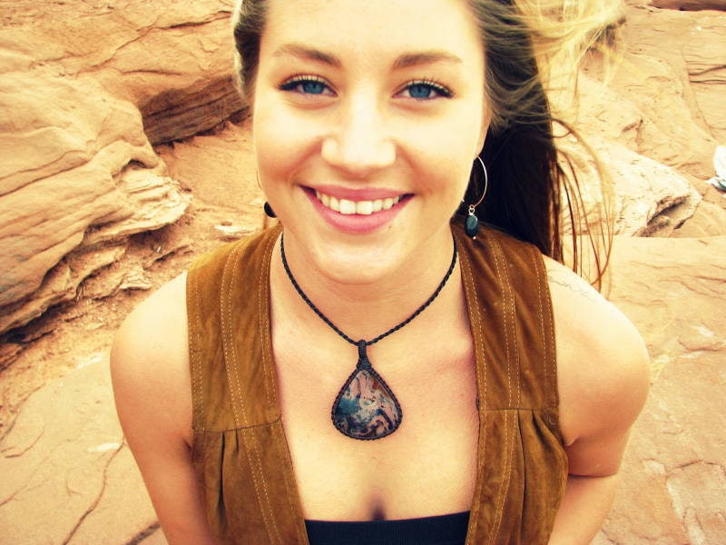 Montana Achat Makramee Kette, Schmuck, Anhänger, Geschenk Ideen, Für Sie, Erde Aura Kreationen von EarthAuraCreations