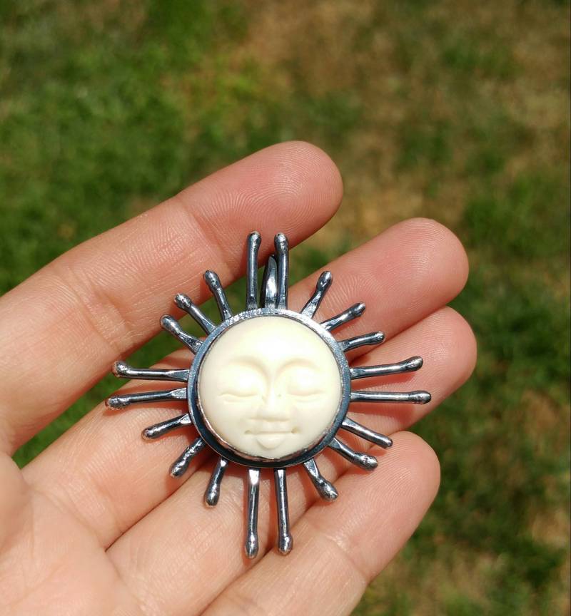 Mondanhänger Mondanhänger von EarthCoreMetalDesign