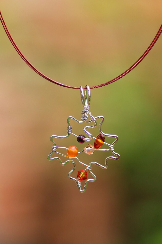 Draht Gewickelt Ahornblatt Anhänger Sterling Silber Filled-Nature Halskette von EarthJewelry