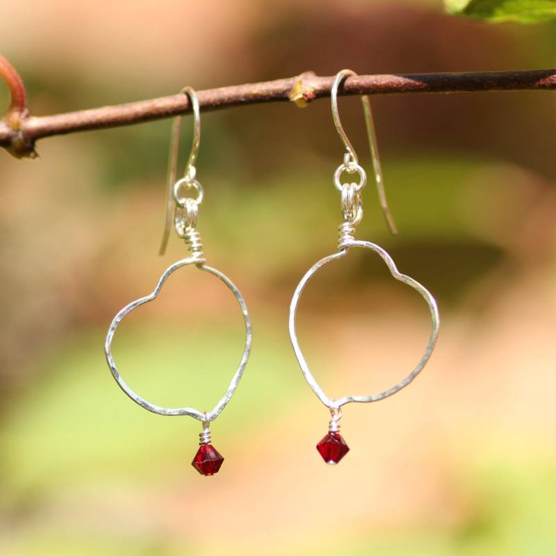 sterling Silber Herz Ohrringe Mit Roten Swarovski Kristall von EarthJewelry