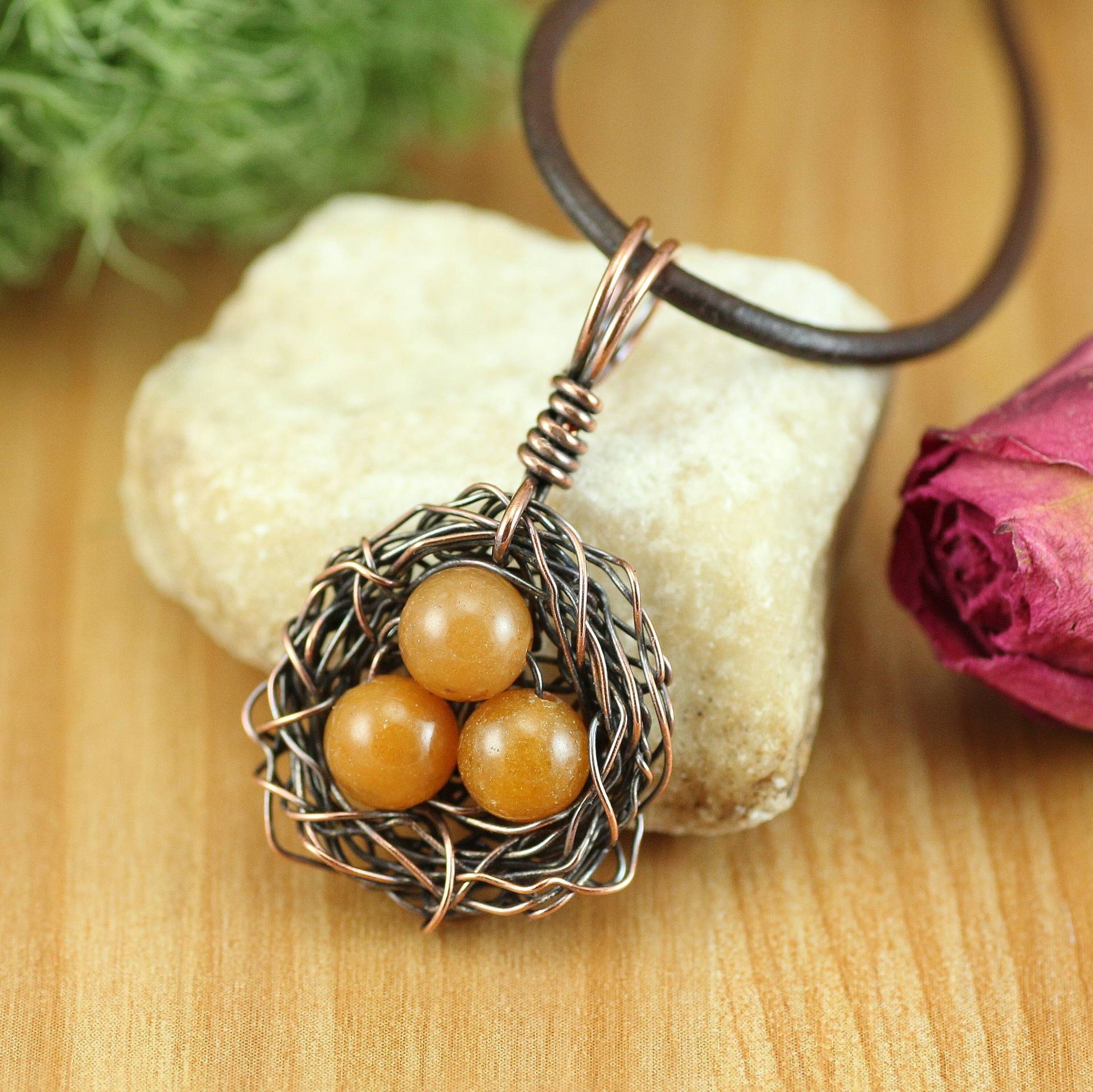 Vogel Nest Kette Orange Jade Eier, Naturschmuck von EarthJewelry