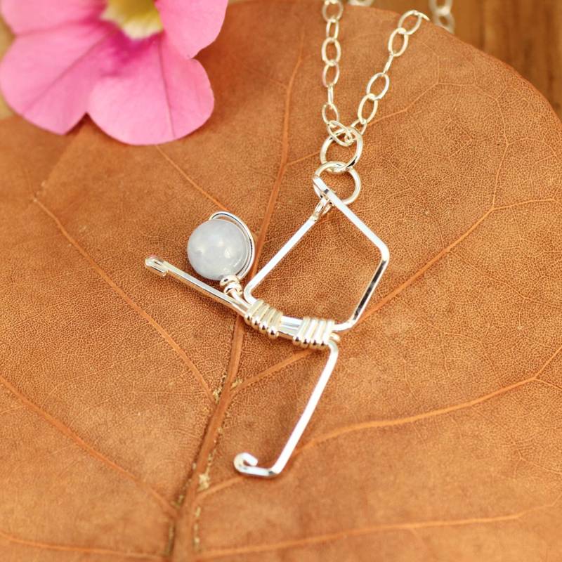 sterling Silber Yoga Anhänger König Tänzer Pose, Naturstein von EarthJewelry