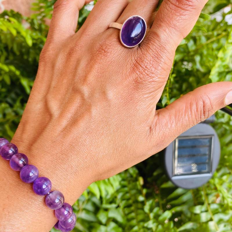 Amethyst Perlen Armband 8mm Edelstein, Kronenchakra Heilung von EarthKarmaJewellery