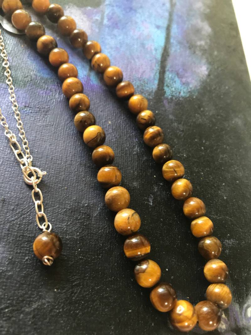 Tigerseye Perlenkette Schutz Edelstein Heilsteine Schlicht Lange Elegante Boho Halskette Tigerauge Perlen Schmuck Für Sie Frauen von EarthKarmaJewellery