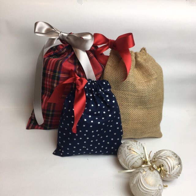 Stoff-Geschenk-Tasche, Geschenk-Tasche, Stoff Geschenkpapier, Packpapier, Weihnachtstasche, Weihnachts-Geschenk-Tasche, Regenhirsch Stoff-Geschenk-Tasche, Geschenk-Tasche, Stoff Geschenkpapier, Packpapier, Weihnachtstasche, Weihnachts-Geschenk-Tasche, Regenhirsch von EarthKindCreations