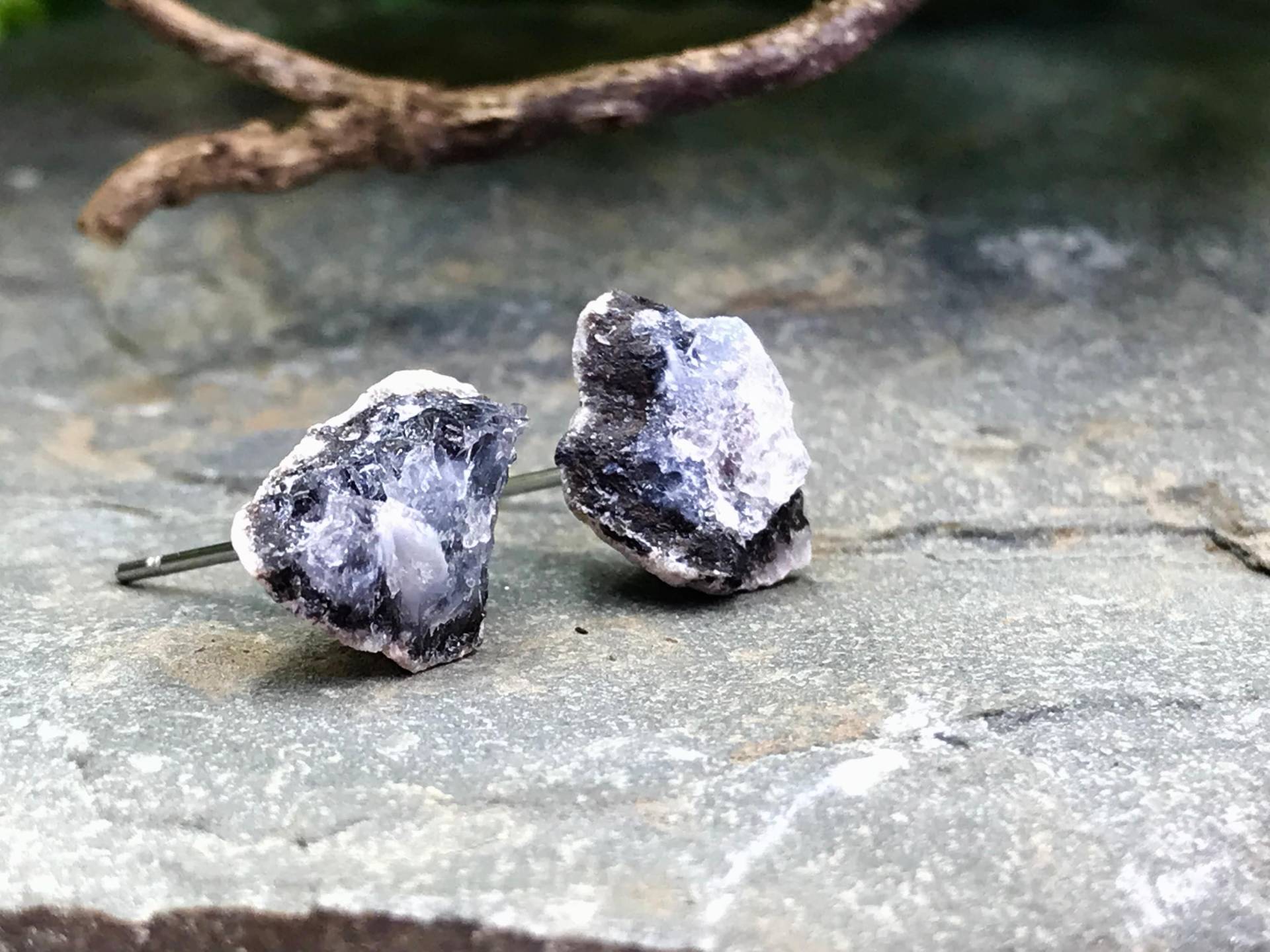 Rohe Geode Ohrstecker/Kristall Quarz Edelstein Heilung Druzy Hypoallergen Schmuck Rohe Geode Ohrstecker/Kristall Quarz Edelstein Heilung Druzy Hypoallergen Schmuck von EarthPlayStudios