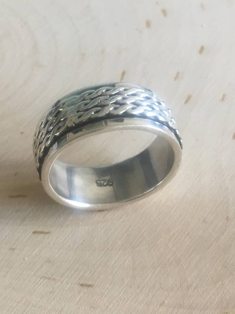 Hbsswovenbnd89Ring - Für Ihn -Elegant Gewebt Hochzeitsband in 925 Silber, Mit Einem Spinnzentrum 8mm Obere Breite. Einzeln Verkauft Hbsswovenbnd89Ring - Für Ihn -Elegant Gewebt Hochzeitsband in 925 Silber, Mit Einem Spinnzentrum 8mm Obere Breite. Einzeln Verkauft von EarthStoneFind