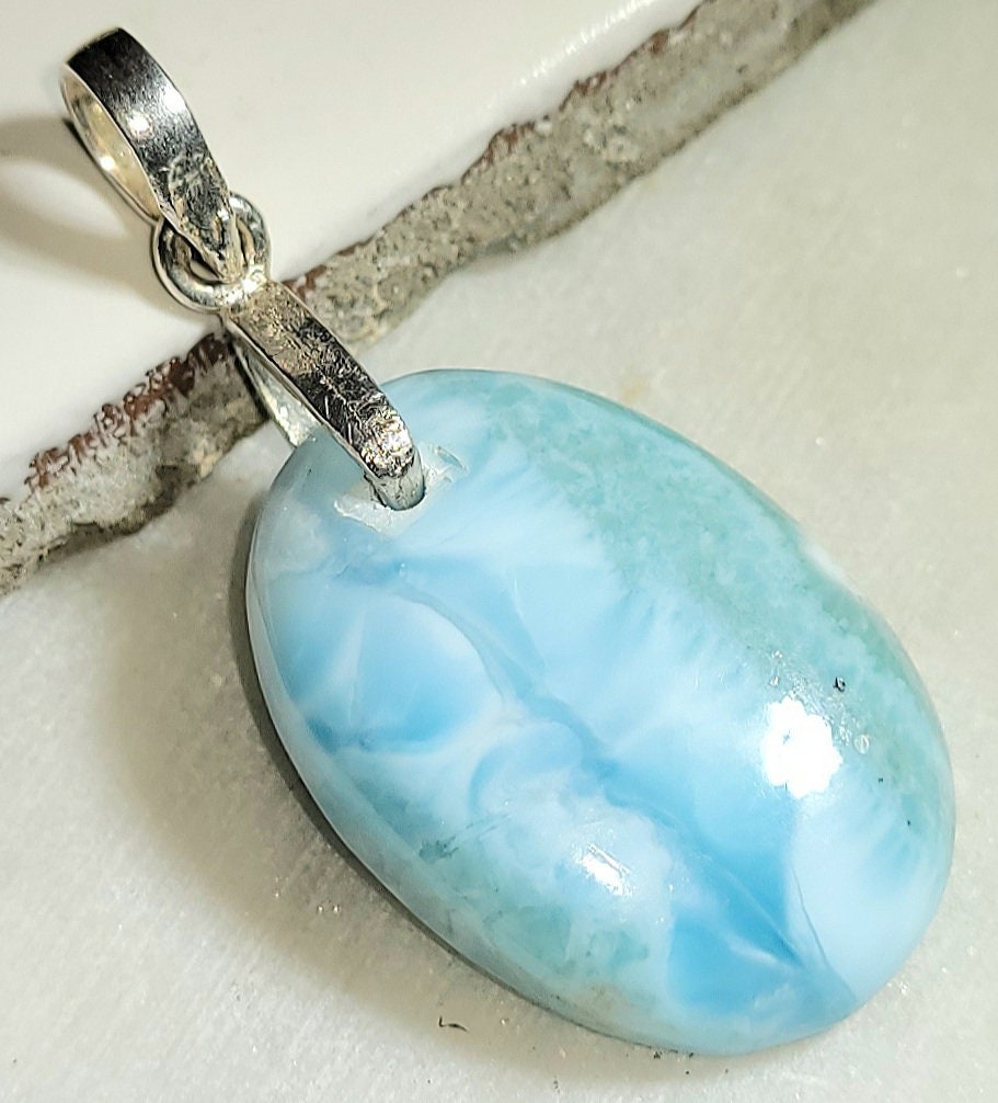 Natürliche Gute Qualität Larimar Cabochon .925 Sterling Silber Anhänger 1 3/4 "x 3/4" 7 Gramm Ed30 Hochleistungshaken von EarthStonzCo