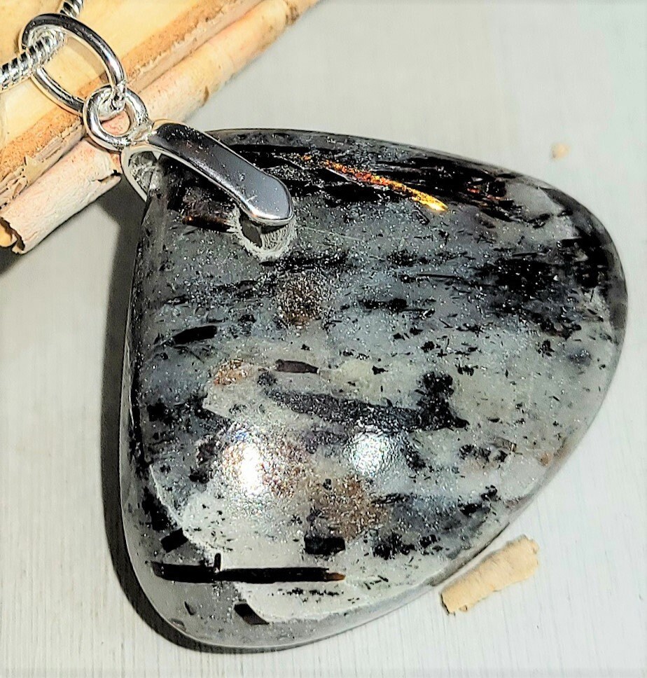 Natürliche Hochwertige Astrophyllit Birne Cabochon .925 Sterling Silber Anhänger 1 1/4 "x 1/8" 7 Gramm Ee36 Bail von EarthStonzCo