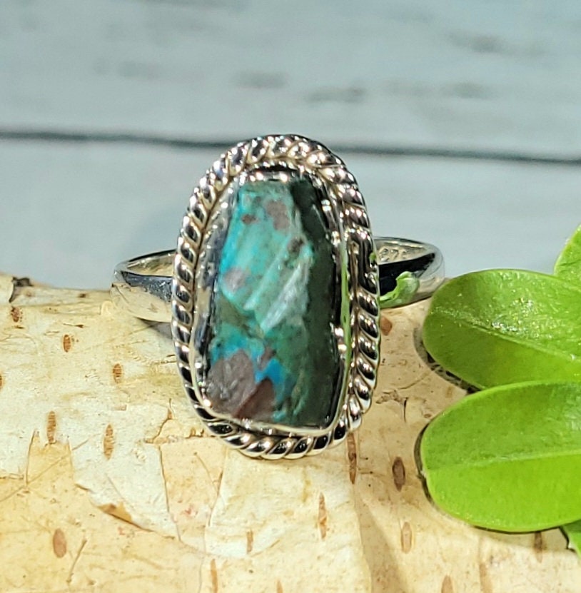 Natürliche Rohe Rough Cut Chrysokoll Handgemachte .925 Sterling Silber Ring Größe 6, 5 4 Gramm 3/4 "x 7/16" Cd25 Natürliche Rohe Rough Cut Chrysokoll Handgemachte .925 Sterling Silber Ring Größe 6, 5 4 Gramm 3/4 "x 7/16" Cd25 von EarthStonzCo