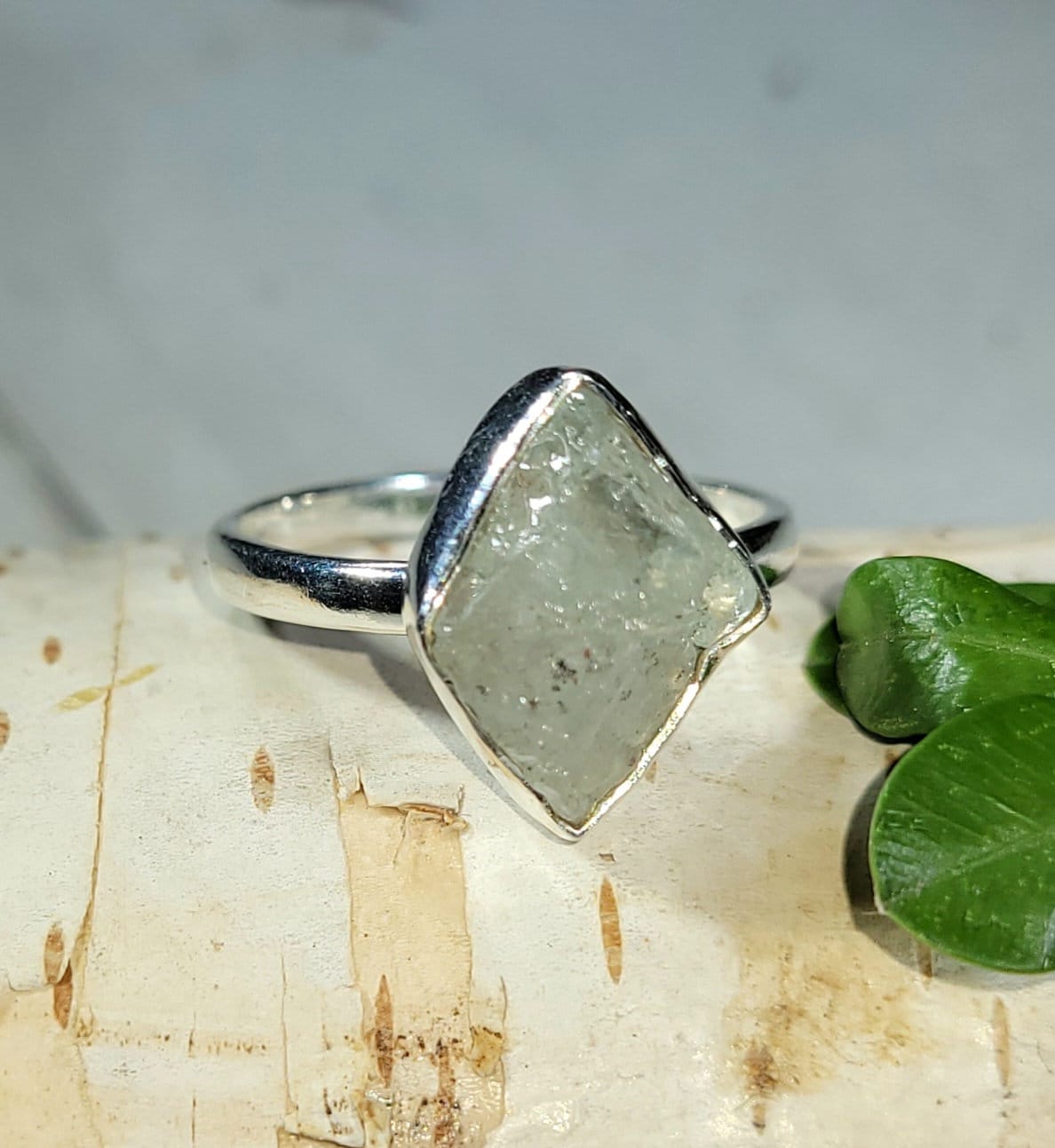 Natürlicher Roher Rauer Geschliffener Aquamarin-Ring von EarthStonzCo