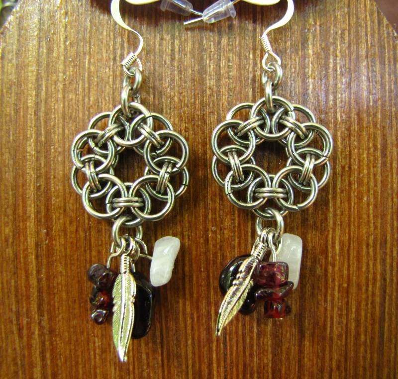 Kettenohrringe, Helmkette, Edelstahl, Bernstein, Mondstein, Granat, Traumfänger von EarthandMaille