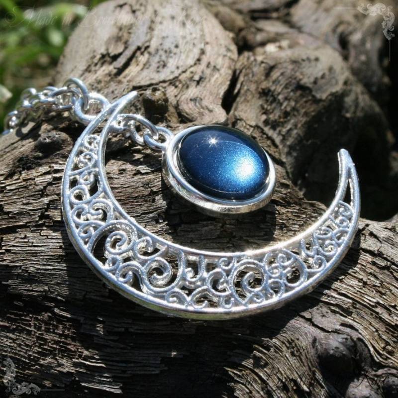 Necklace "Gealaí" Celtic Moonlight Blue Night Necklace "Gealaí" Celtic Moonlight Blue Night von EarthlyMoonCrafts