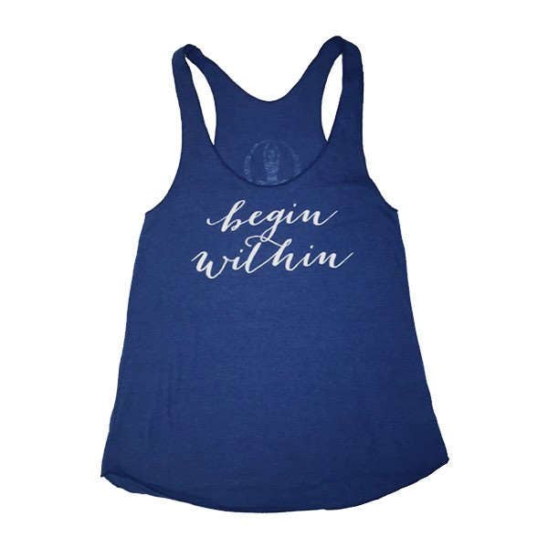 Yoga Tank Top | Beginn Innerhalb Tolles Geschenk Für Yogis Ärmelloser Racerback Aus Super Bequemem Tri-Mix-stoff Damen Workout Bekleidung Shirt Yoga Tank Top | Beginn Innerhalb Tolles Geschenk Für Yogis Ärmelloser Racerback Aus Super Bequemem Tri-Mix-stoff Damen Workout Bekleidung Shirt von EarthtoEthers