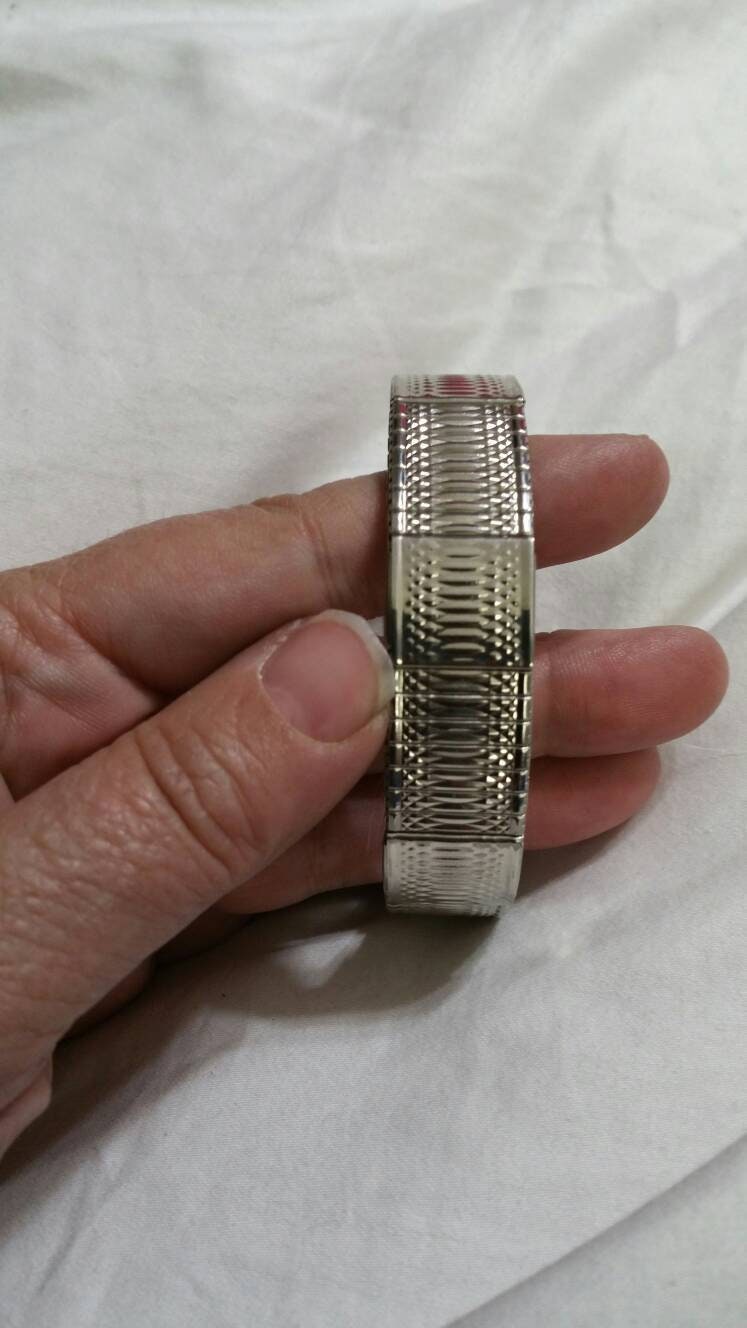 Almante Made in Japan Unisex Sammlerstück Bling Edelstahl Erweiterbar Armband Stil Mode-Accessoire von EastIdahoCompany