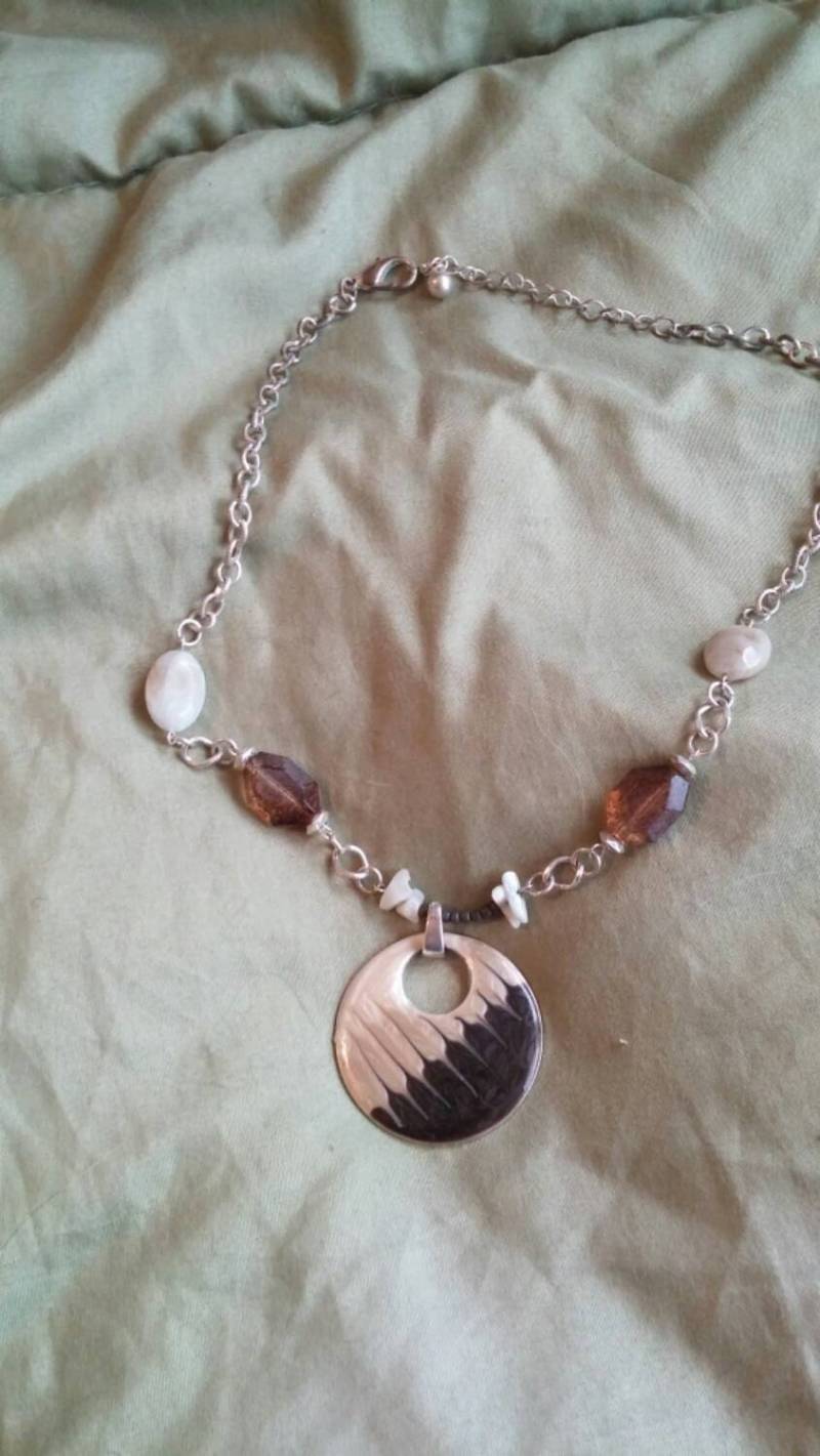 Auf Verkauf Boho Style Silber Getönten Und Brown Bead 18-Zoll-Halsreif Anhänger Halskette Costume Jewelry Mode-Accessoire von EastIdahoCompany