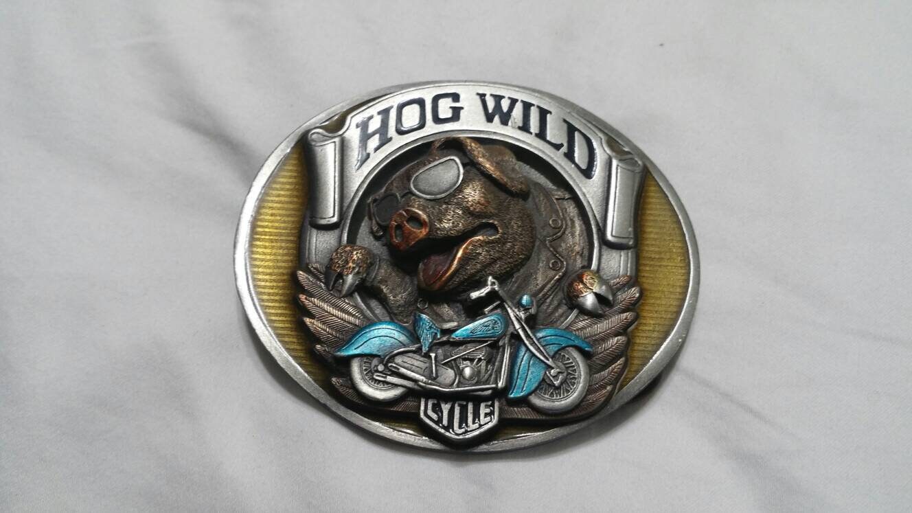 Bergamont Brass Works 1984 "Hog Wild" Colorized, Made in Usa, Ovale Gürtelschnalle Von Siskiyou, Grants Pass Oregon von EastIdahoCompany