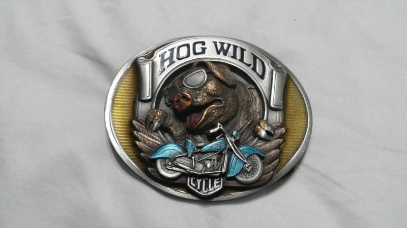 Bergamont Brass Works 1984 "Hog Wild" Colorized, Made in Usa, Ovale Gürtelschnalle Von Siskiyou, Grants Pass Oregon Bergamont Brass Works 1984 "Hog Wild" Colorized, Made in Usa, Ovale Gürtelschnalle Von Siskiyou, Grants Pass Oregon von EastIdahoCompany