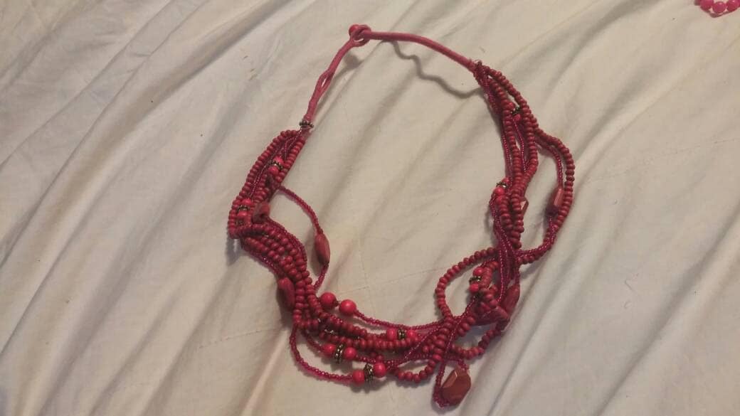 Boho Style Pink Schnur Und Silber Getönten Perle 20 Zoll Multi Strang Halskette Modeschmuck Modeaccessoire von EastIdahoCompany