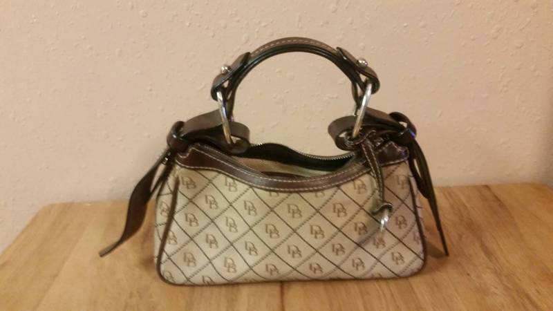 Designer Dooney Und Burke Tan Dunkelbraun Geldbörse Oder Handtasche Vintage Mode Accessoire von EastIdahoCompany