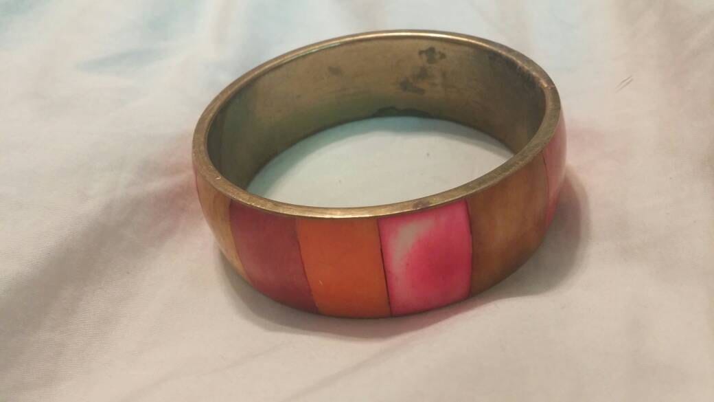 Große Messing Hot Pink, Gold Und Rot Getönten Armband Modeschmuck Mode Accessoire von EastIdahoCompany