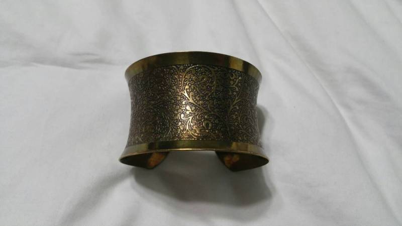 Großer Messing Armreif, Erweiterbare Manschette Mit Schwarzem Blumenmuster, Modeschmuck, Modeaccessoire von EastIdahoCompany