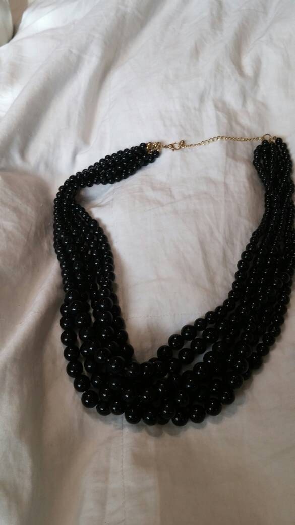 Hollywood Regency Style 22 Zoll Expanding Black Bead Gold Toned Halskette Modeschmuck Mode Accessoire von EastIdahoCompany