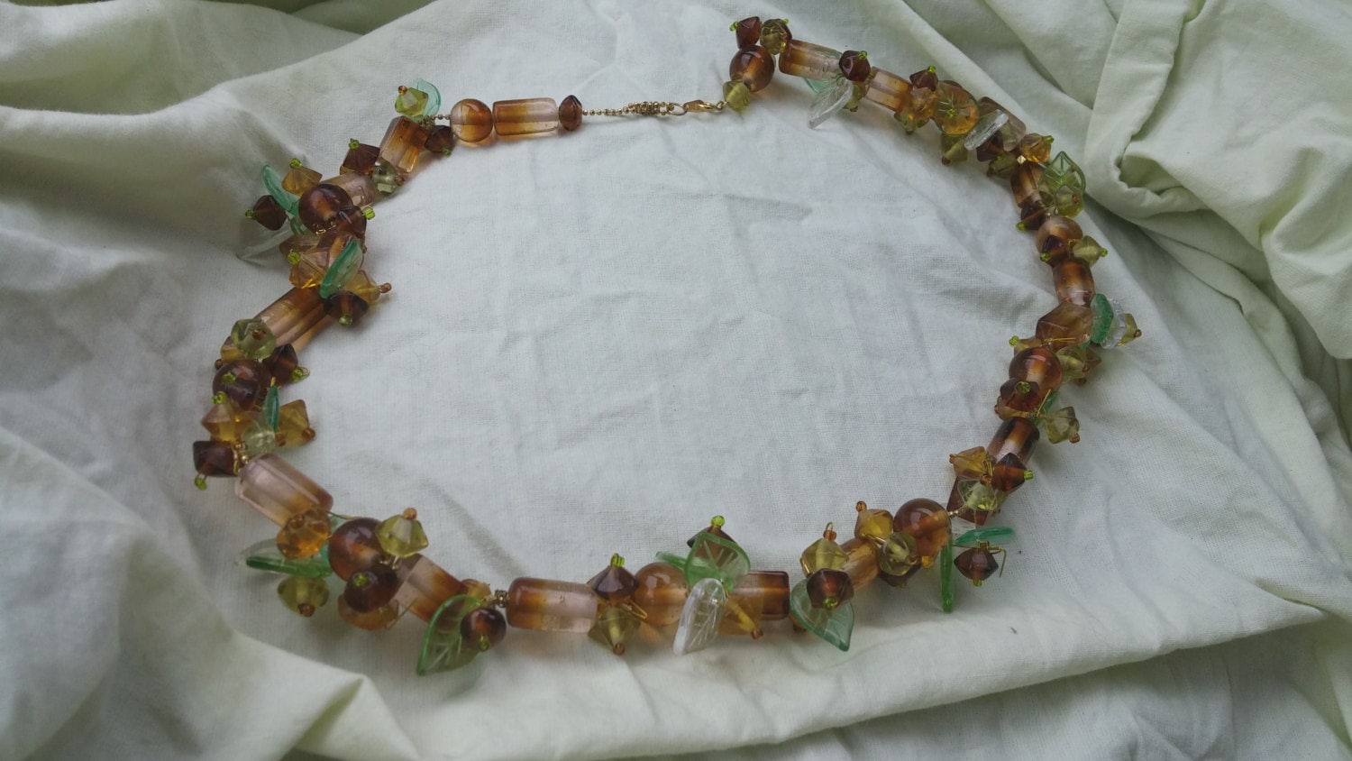 Island Style Kunststoff Und Glas Palme Perlen 24-Zoll-Perlen-Halskette Modeschmuck Mode-Accessoire von EastIdahoCompany