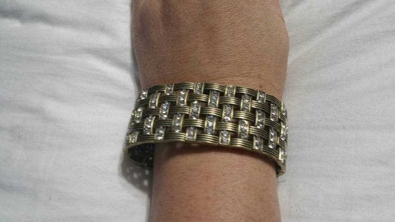 Korb Gewebt Stil Gold Getönten Metall Und Strass Erweiterbar Armband Modeschmuck Mode-Accessoire von EastIdahoCompany