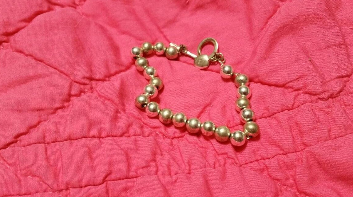 Lauren Ralph Lauren, Knebelverschluss Und Silberfarbene Perlen Armband Vintage Schmuck Mode-Accessoire von EastIdahoCompany