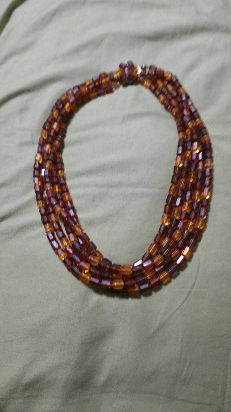 Made in West Germany Multi Strang 22 Zoll Braun Und Gold Lucite Perlenkette Mode-Accessoire Modeschmuck von EastIdahoCompany