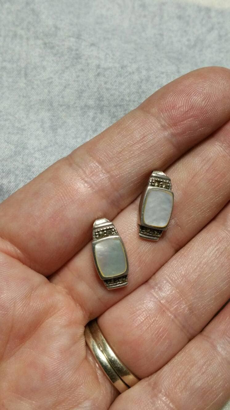 Markierte 925 Sterling Silber Und Perlmutt Rechteckige Winzige Ohrringe Vintage Nachlass Schmuck von EastIdahoCompany
