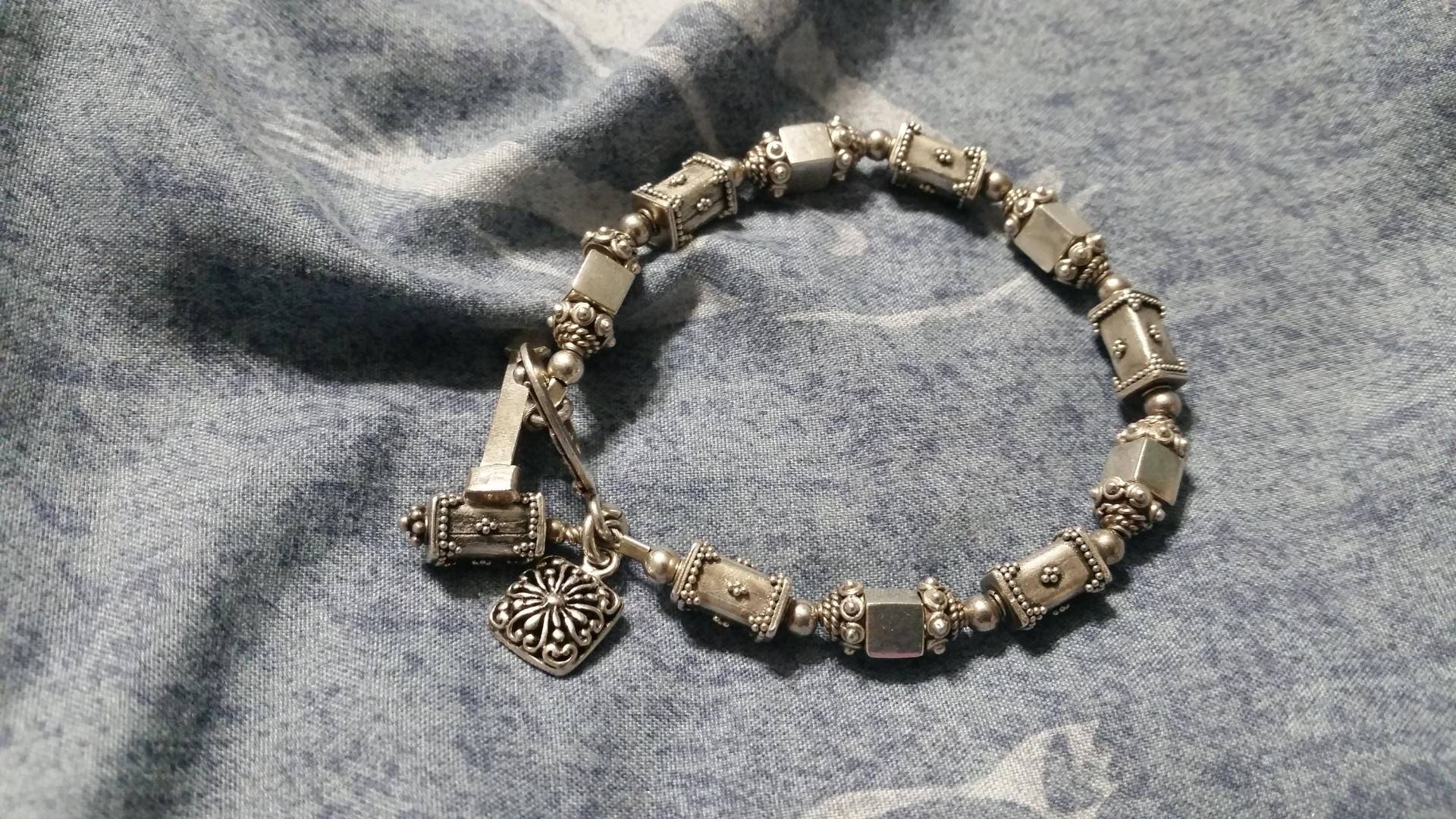 Modern Style 925 Silber Armband Mit Herz Toggle Verschluss Schönes Mode-Accessoire von EastIdahoCompany