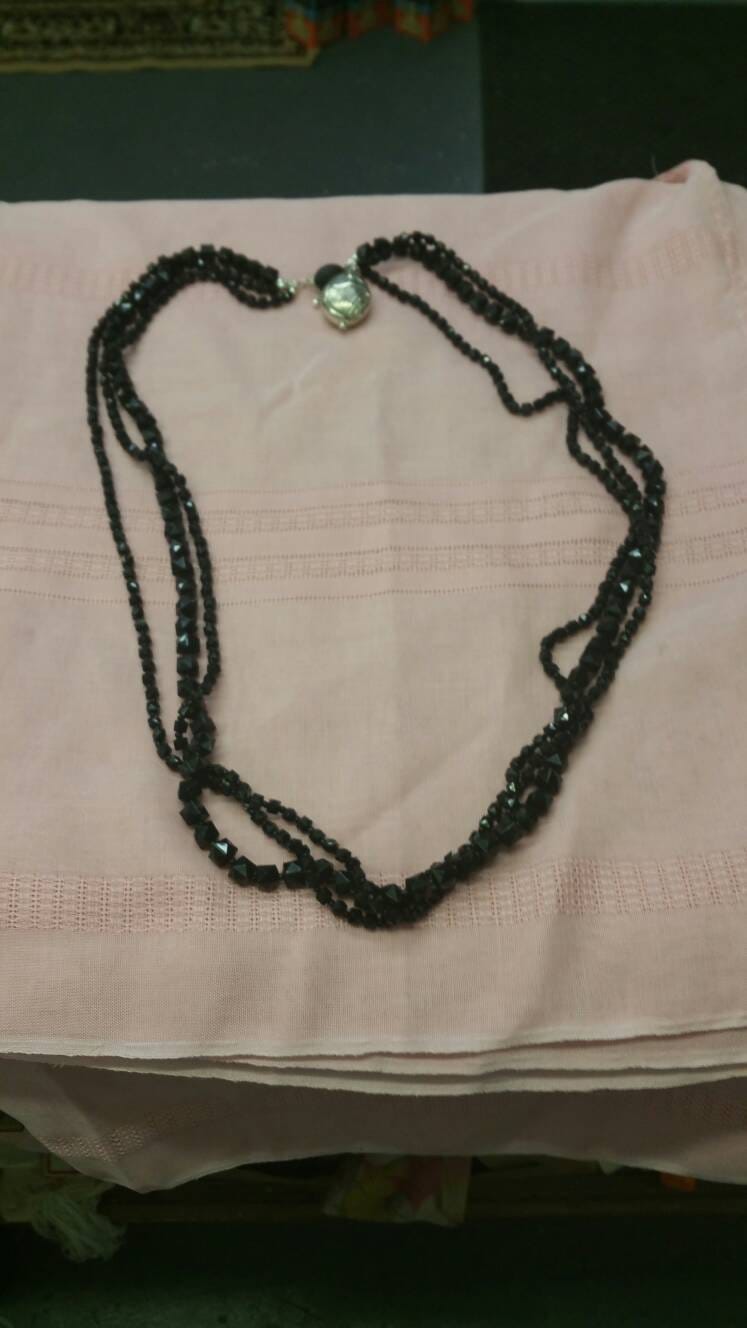 Multi Strang, 40 Inch, Schwarze Perlen Halskette, Modeschmuck, Mode Accessoire, Flapper Style von EastIdahoCompany