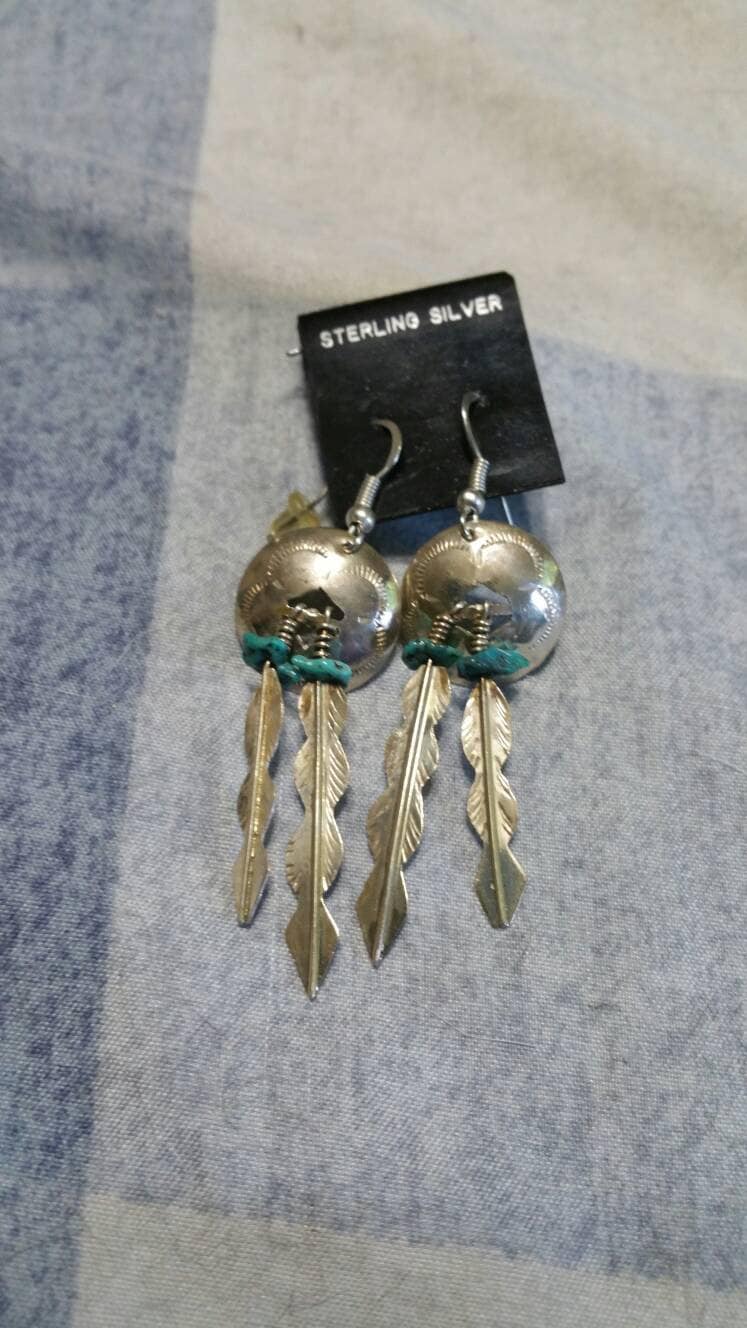 Nie Getragen Southwest Design Feder Und Runde Sterling Silber Türkis Ohrringe Mode-Accessoire von EastIdahoCompany