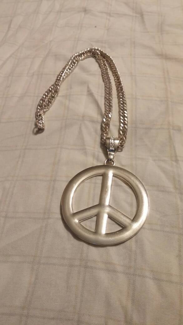 Rocker Style Günstige Bling Silber Toned Peace Anhänger Halskette 24 Zoll Modeschmuck Mode Accessoire von EastIdahoCompany