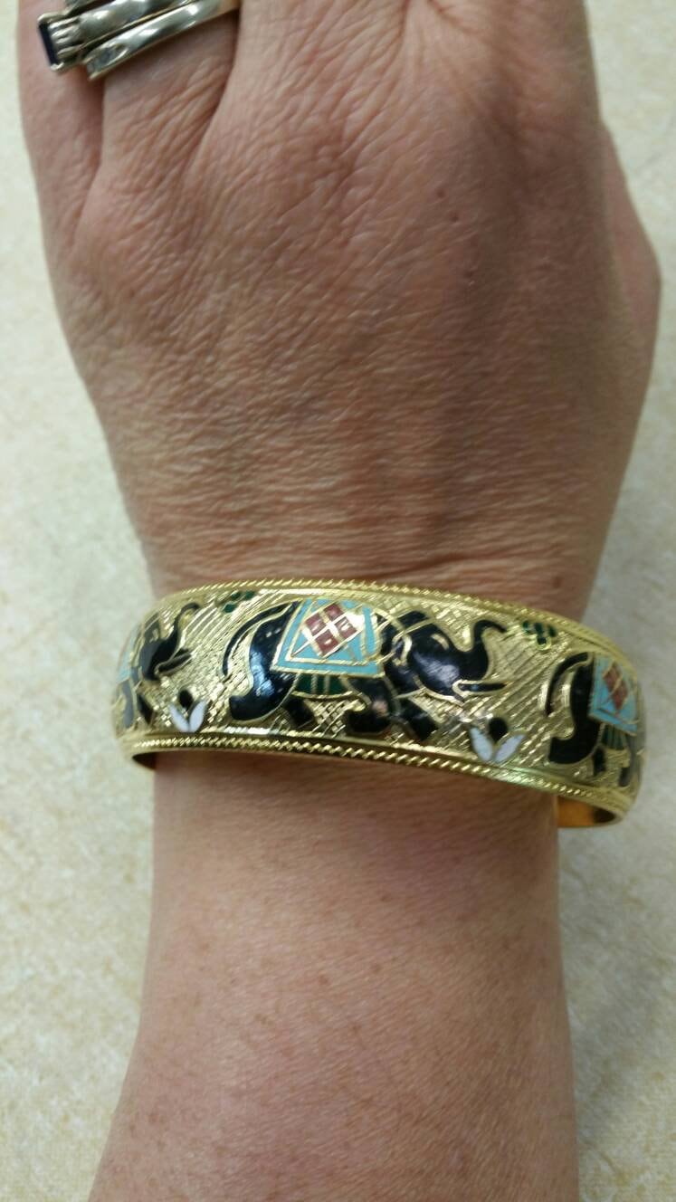 Schwarz Und Messing Zirkus Elefant, Armreif Armband, 1970Er Mode Accessoire, Safari Style von EastIdahoCompany