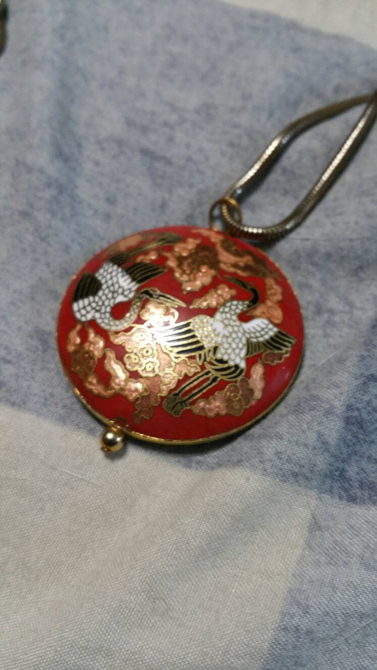 Seltene Fund Rot Cloissone Kran Runde Anhänger Mit 72-Zoll-Halskette Modeschmuck Mode-Accessoire von EastIdahoCompany