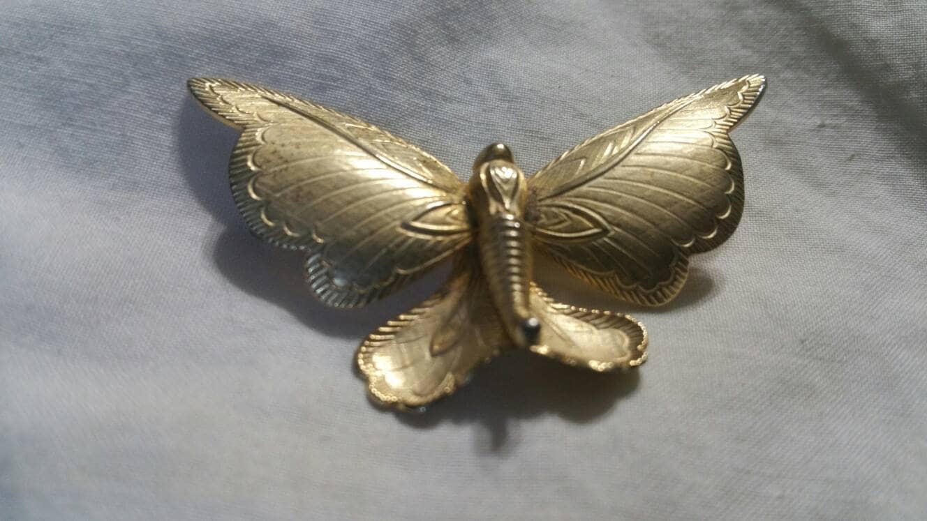 Signiert Giovanni Designer Goldfarbene Schmetterling Brosche Oder Pin Modeschmuck Mode Accessoire von EastIdahoCompany