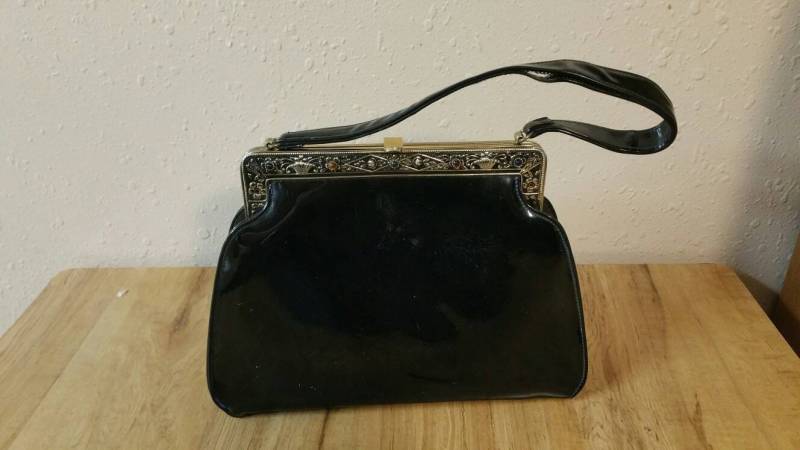 Theodore California Schwarz Patentleder Und Verzierten Messing Metall Regenbogen Perlen Handtasche Oder Geldbörse Vintage Accessoire Fashion von EastIdahoCompany