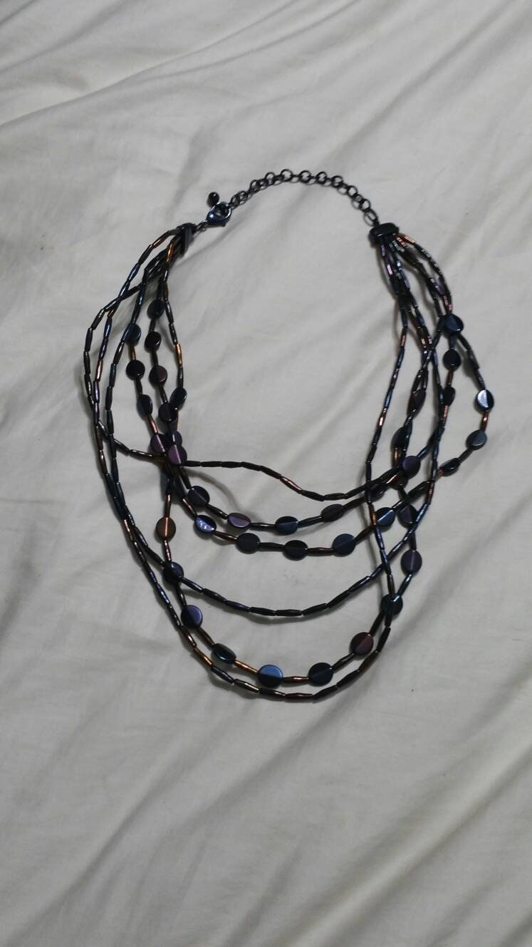 Vintage Chicos 24-Zoll-Multi Strang Halskette, Schwarz Und Lila Farbige Perle, Mode-Accessoire, Modeschmuck von EastIdahoCompany