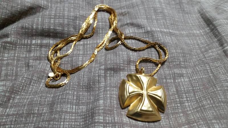 Vintage Signierte Linda Dawis Celtic Cross Gold Getönte 60 Halskette Kostüm Schmuck Mode Accessoire von EastIdahoCompany